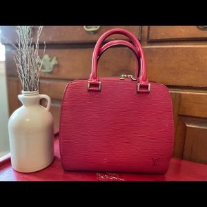 AUTHENTIC LOUIS VUITTON PONT NEUF  Toledo HAND BAG RED EPI LEATHER M52057